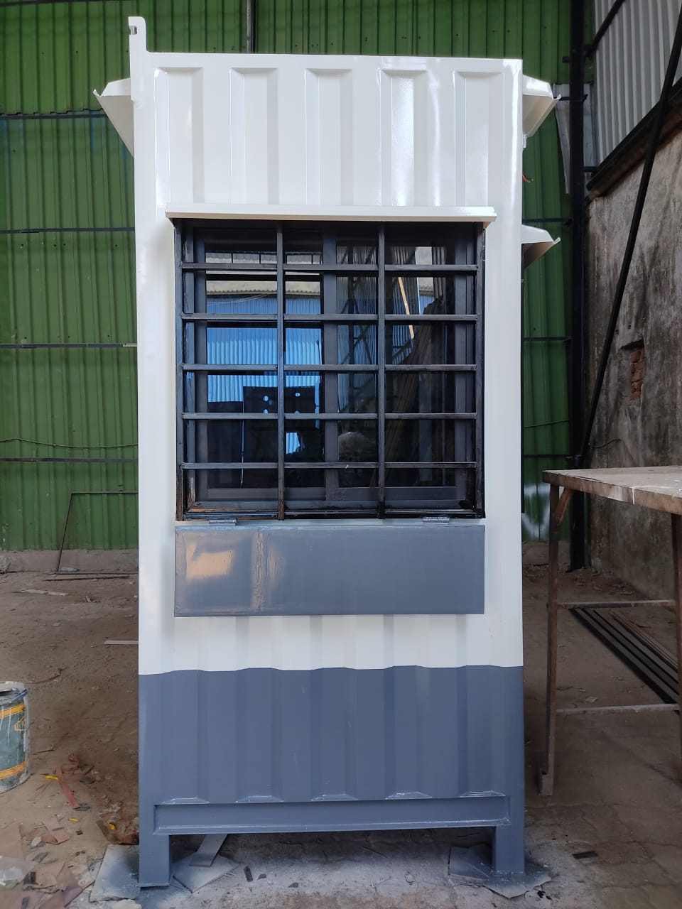 Security Cabin blue and white 